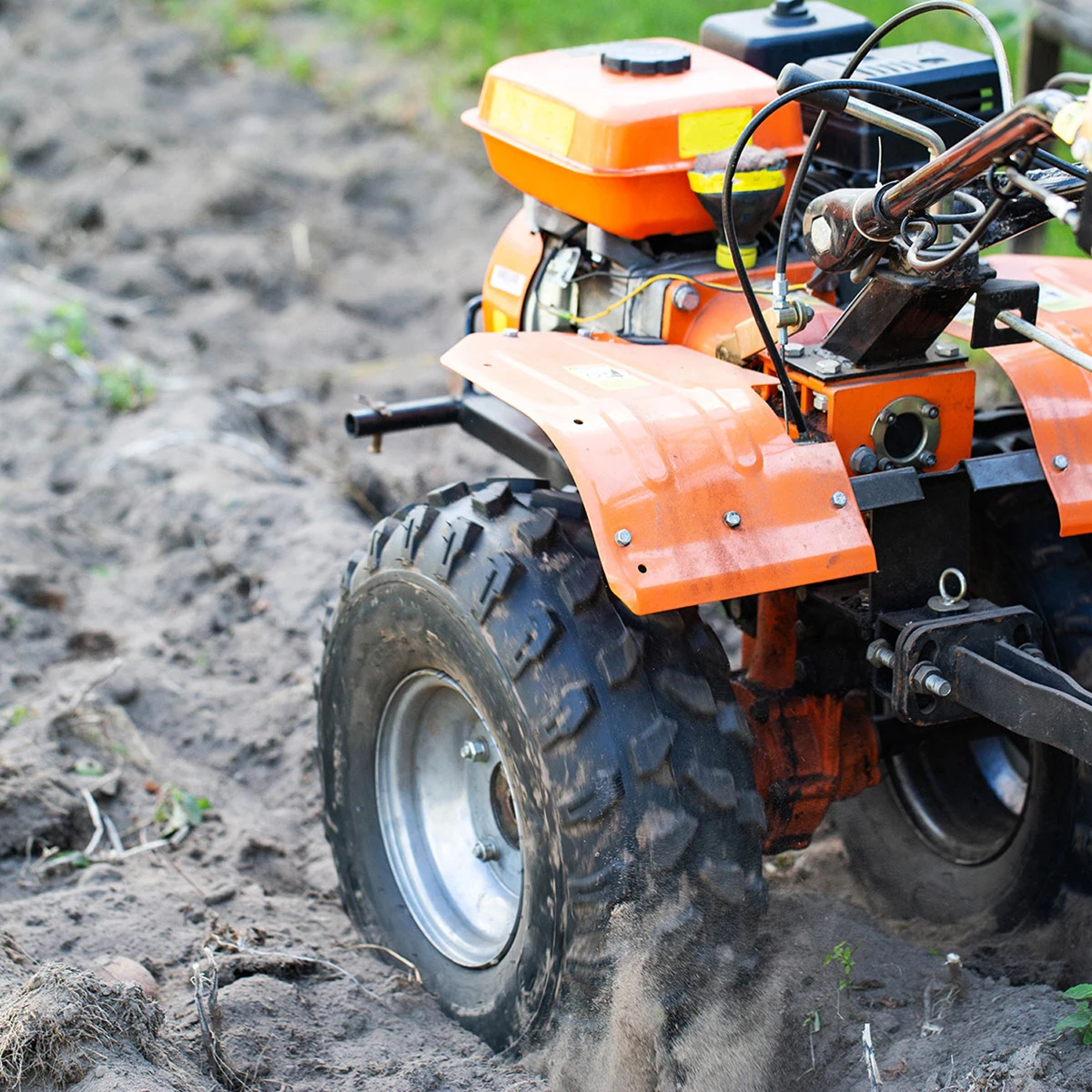 Comment changer une courroie de motoculteur efficacement ?